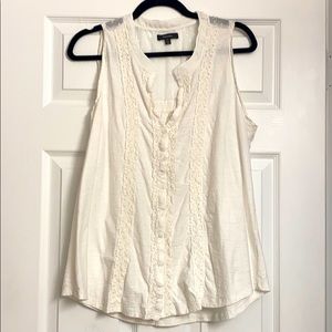 Sleeveless top with button front